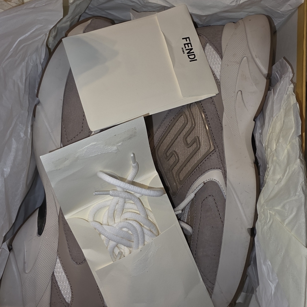 Fendi Men's Beige and White Sneakers - Picture 13 of 14